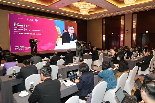 Vietnam to trial 5G services on a large scale in 2021