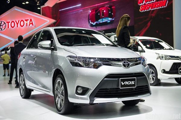 Toyota Vios mất khách, tiêu thụ dòng xe sedan giảm cả nghìn chiếc