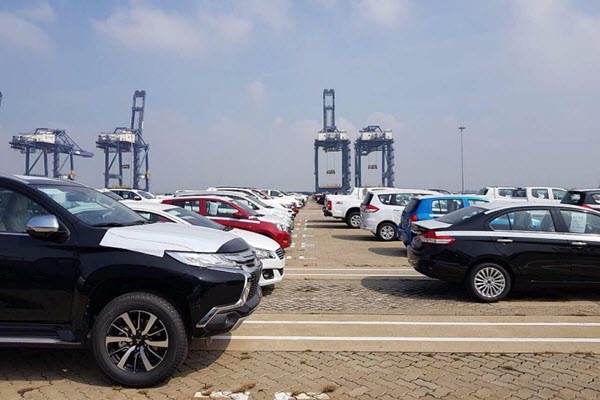 Nhập khẩu ô tô 6 tháng 2022 giảm gần 17.400 chiếc